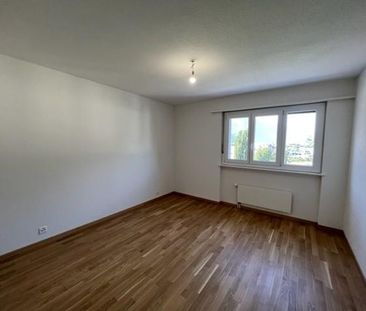 Bel appartement de 2.5 pièces au 6ème étage - Photo 4