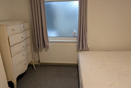 A luxury house Available at Babington road NW4 4LD London UK - Photo 5