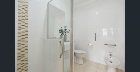 Stylish Rear Villa Offering Comfort and Convenience - Photo 4