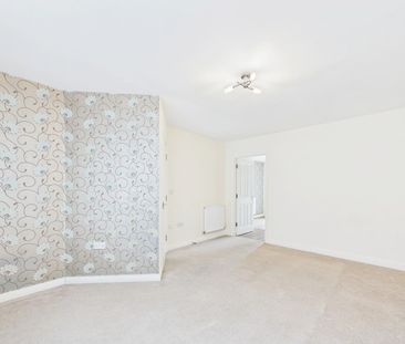 Honington Mews, Farnborough, Hampshire, GU14 - Photo 5