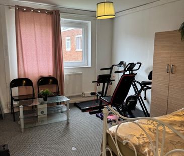 Room in a Shared Flat, Harts Lane, IG11 - Photo 4