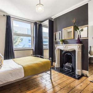 1 bedroom in a house share to rent - Photo 2