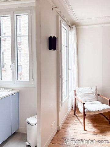 Logement à Paris, Location meublée - Photo 2