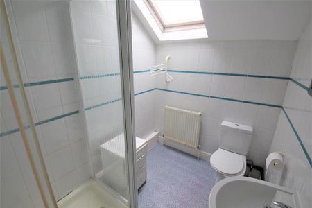 1 bedroom in a house share to rent - Photo 5