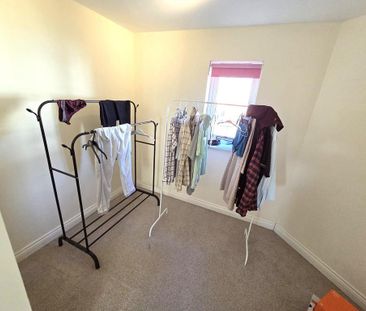 4 bedroom semi-detached house to rent - Photo 5