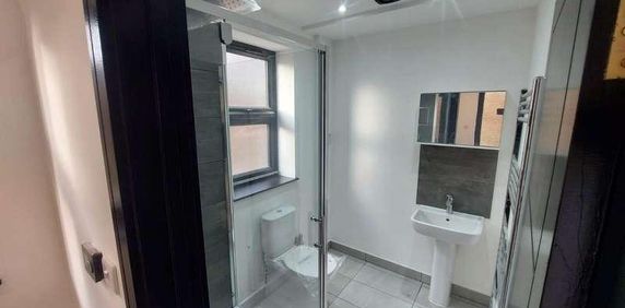 Woodford Green, IG8 - Photo 2