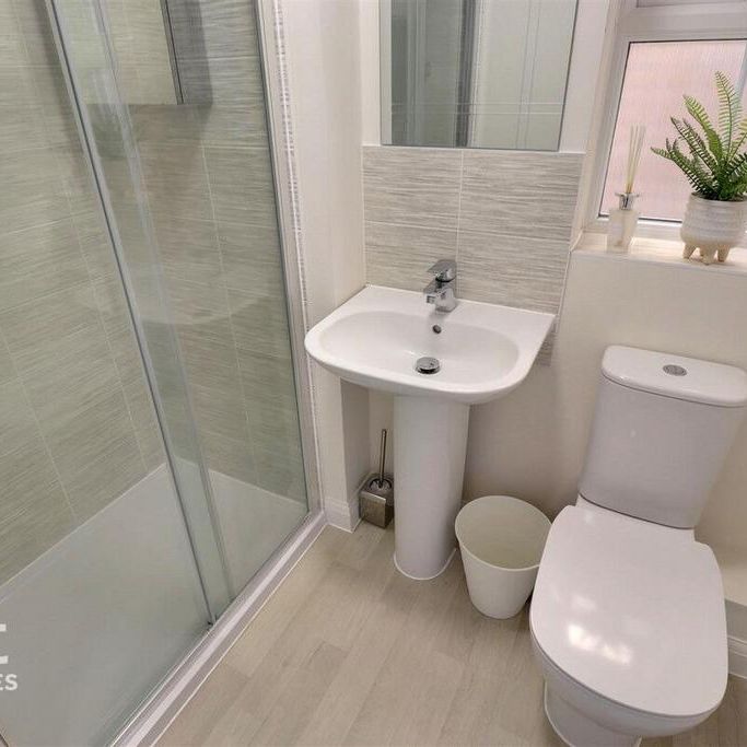 3 bedroom semi-detached house to rent - Photo 1