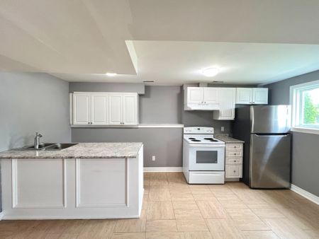 For Lease - 16 Herrell Avenue Unit# Lower, Barrie, Ontario - Photo 3