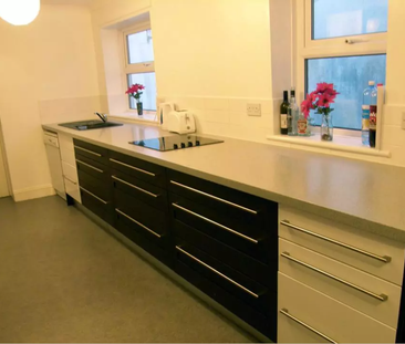 8 bedroom terraced house to rent - Photo 6