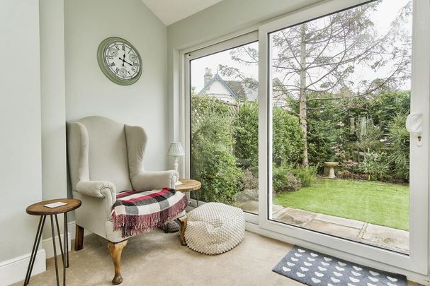 3 bedroom semi-detached house to rent - Photo 1