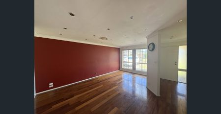 Comfortable Family Home in a Convenient Location - Photo 5