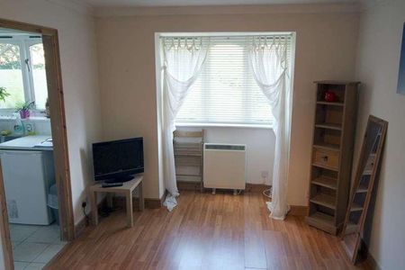 Isabella Close, Southgate, N14 - Photo 5