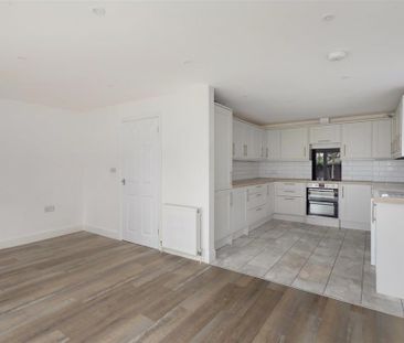 3 bedroom detached house to rent - Photo 3