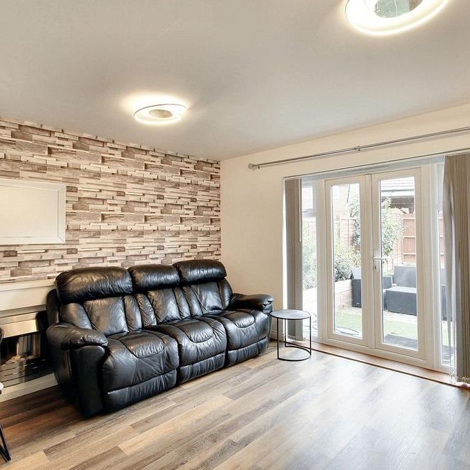 3 bedroom semi-detached house to rent - Photo 1