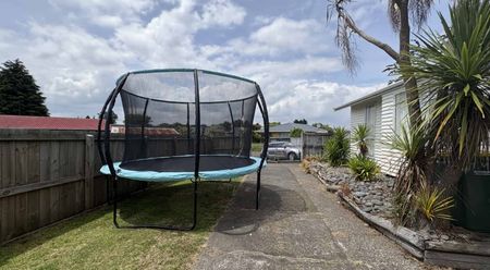 3 bedroom property - Photo 2