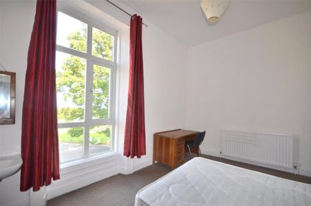 4 bedroom apartment to rent - Photo 3