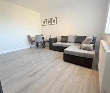 32B Queens Avenue, Newtownabbey, BT36 5HU - Photo 3