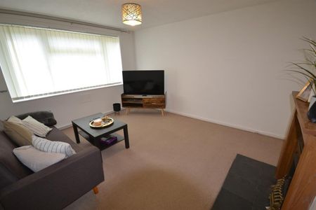 1 bedroom Flat To Let - Photo 3