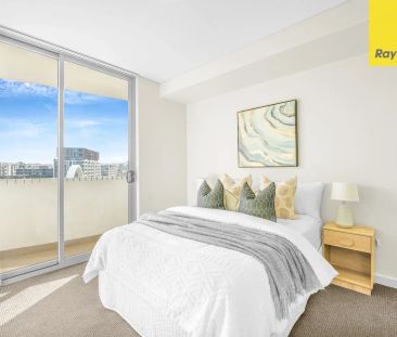 Stylish Two Bedroom Apartment with Water & Skyline Views - Riversid... - Photo 1