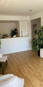 Superbe et grand 4 1/2 TRÈS lumineux et tranquille - Photo 4