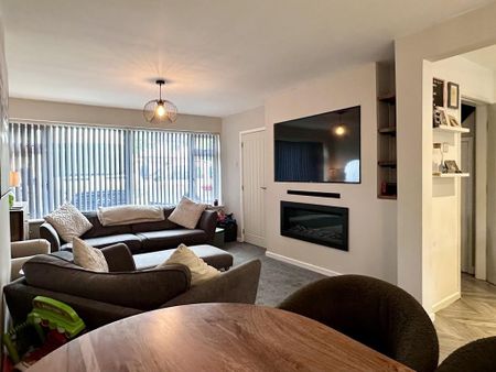 4 bedroom semi-detached house to rent - Photo 2