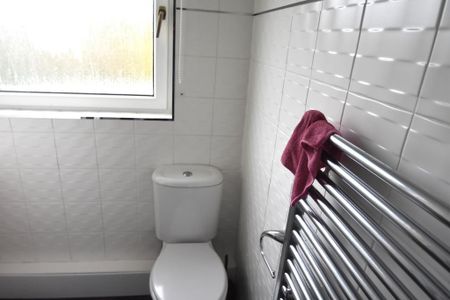 3 bedroom terraced house to rent - Photo 4