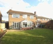 4 bedroom detached house to rent - Photo 2