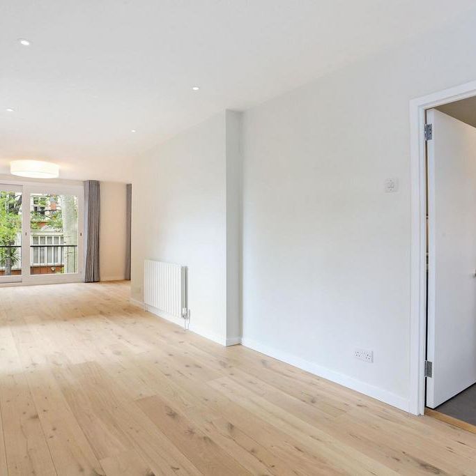 4 bedroom flat to rent - Photo 1