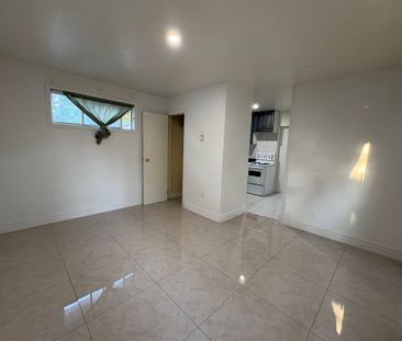 For Lease - 50 Deanvar Avenue, Toronto, Ontario - Photo 3