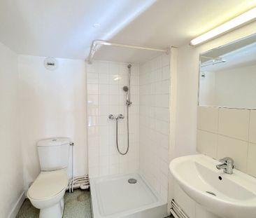 A LOUER APPARTEMENT 2 PIÈCES AVEC MEZZANINE- CAVIGNAC CENTRE - Photo 5