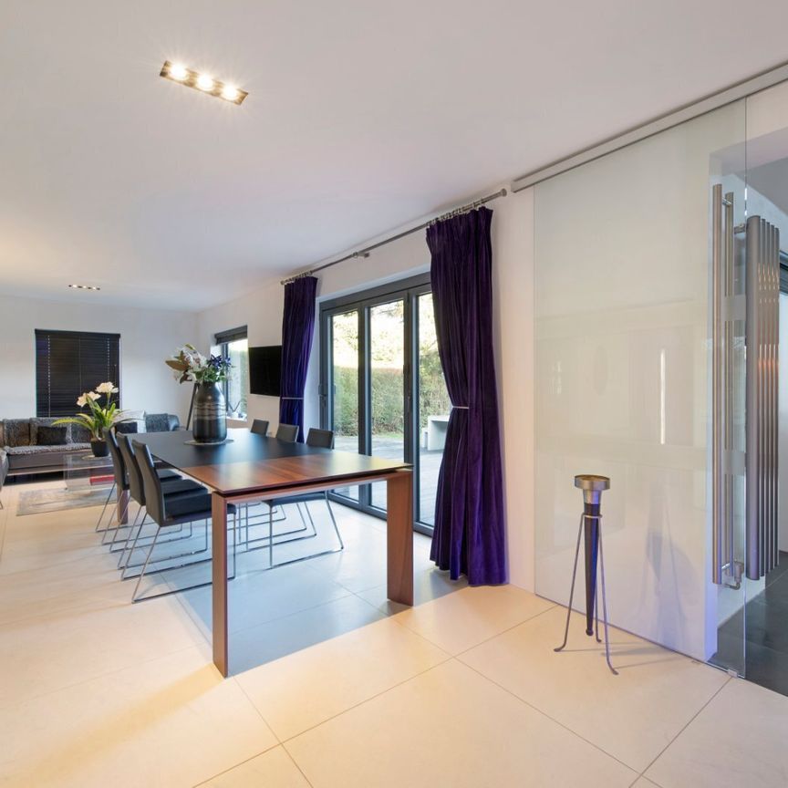 Fetcham, Leatherhead, Surrey, KT22 - Photo 1