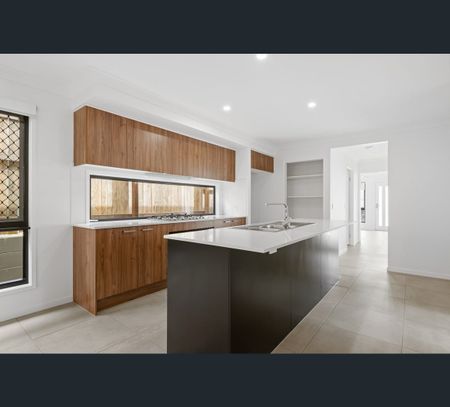 49 Carnarvon Drive, South Ripley, Qld 4306 - Photo 4