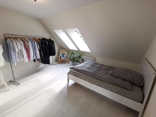 Tausch: 3 Zimmer-Wohnung im DG / 5min S-Messe Nord / im Ring - Photo 1