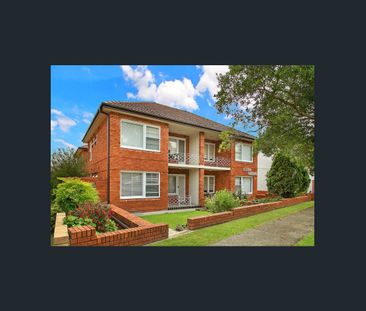 TWO BEDROOM UNIT - MINUTES FROM OATLEY VILLAGE & STATION - Photo 3