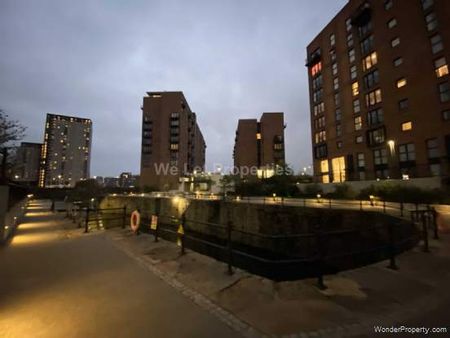 2 bedroom property to rent in Salford - Photo 4