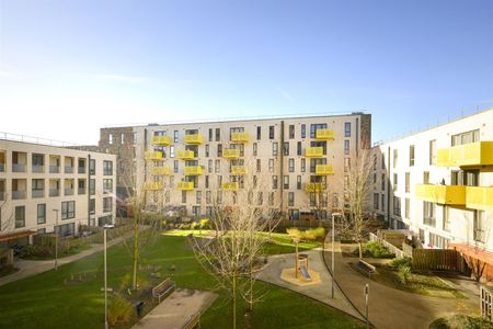 2 bedroom flat - Photo 3