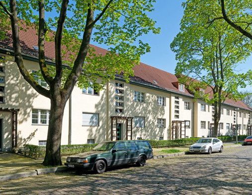 2 Zimmer, Balkon, neu gefliestes Badezimmer, voraussichtlich ab Mitte Dezember 2025! - Photo 1