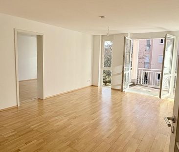 Terrassen 2-Zimmer-Wohnung, zentral aber ruhig mit Wohlfühlcharakte... - Photo 1