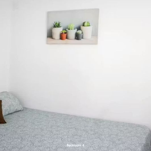 Calle Manzanera, Valencia, Valencian Community 46010 - Photo 2