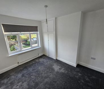 4 bedroom semi-detached house to rent - Photo 6