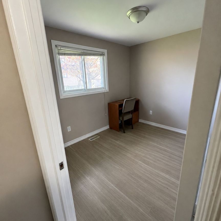 For Lease - 10 Trelawn Parkway, Welland, Ontario - Photo 1