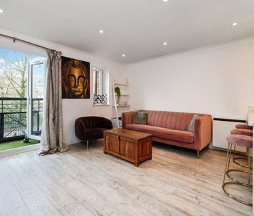 Makepeace Road, London, E11 - Photo 2