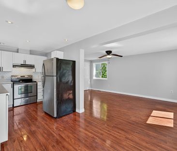 For Lease - 219 Nathan Crescent, Barrie, Ontario - Photo 3