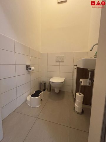 Das besondere Wohnerlebnis für Anspruchsvolle! Traumhafte 3-Zimmer-Wohnung in den historischen Dragoner Höfen in Wels! Ab 01.04.2026 verfügbar! - Photo 2