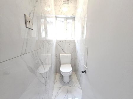 3 bedroom flat to rent - Photo 5