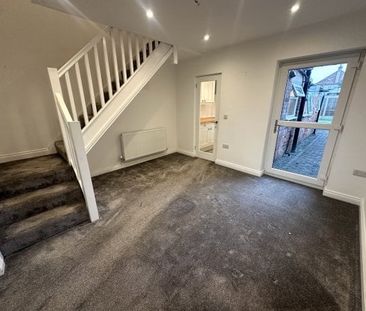 Derry Lane, Nottingham, NG13 - Photo 2