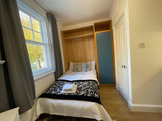 Flat 329 Fulham Palace Road, Fulham W6 9HH - Photo 1