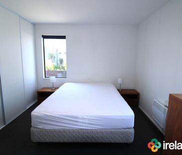 Contemporary City Living - Photo 3