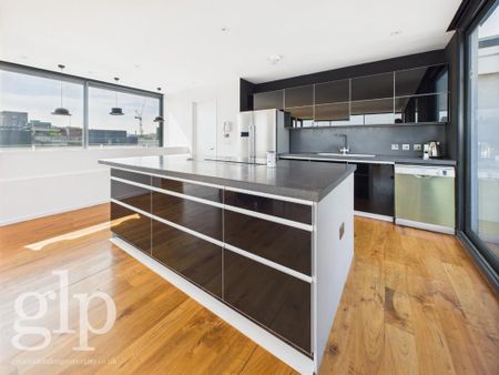 2 bedroom penthouse to rent - Photo 2