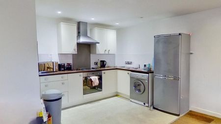 2 bedroom ground floor flat to rent - Photo 4